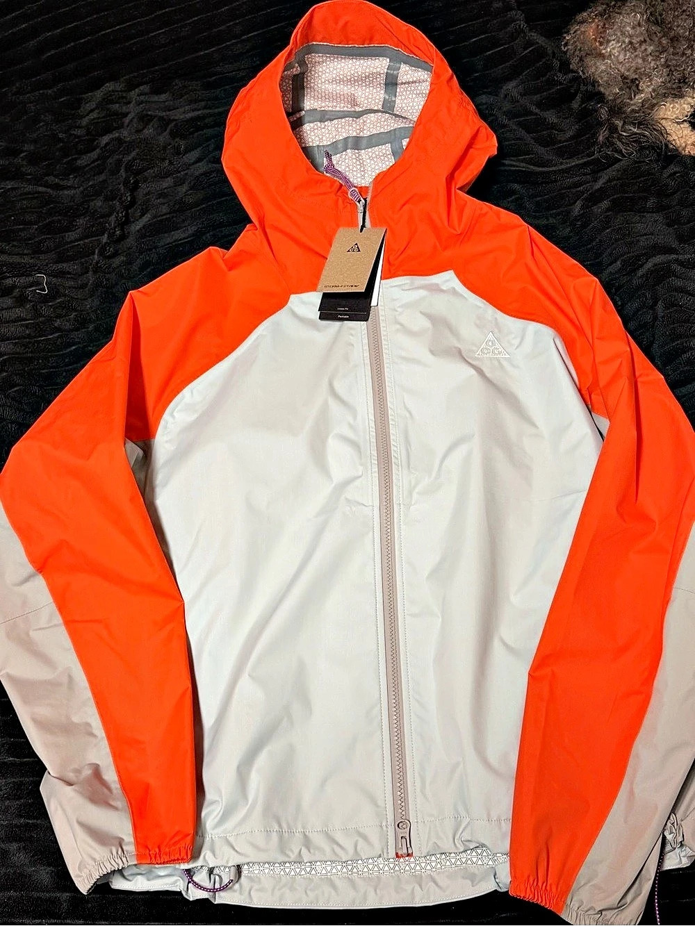 Nike ACG “PHANTAZMA”Color Block Hooded Jacket in Orange & White NWT